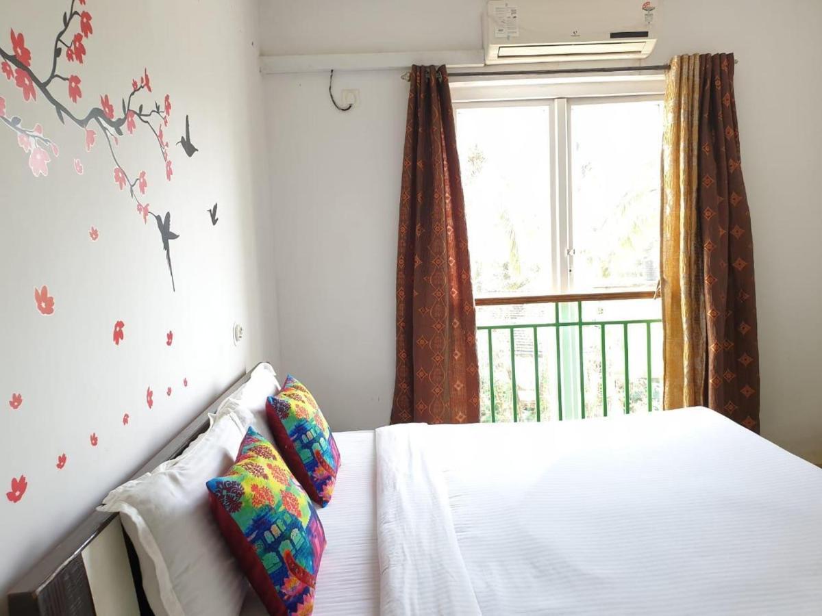Ronnie'S Studio Apartment Арпора Екстериор снимка