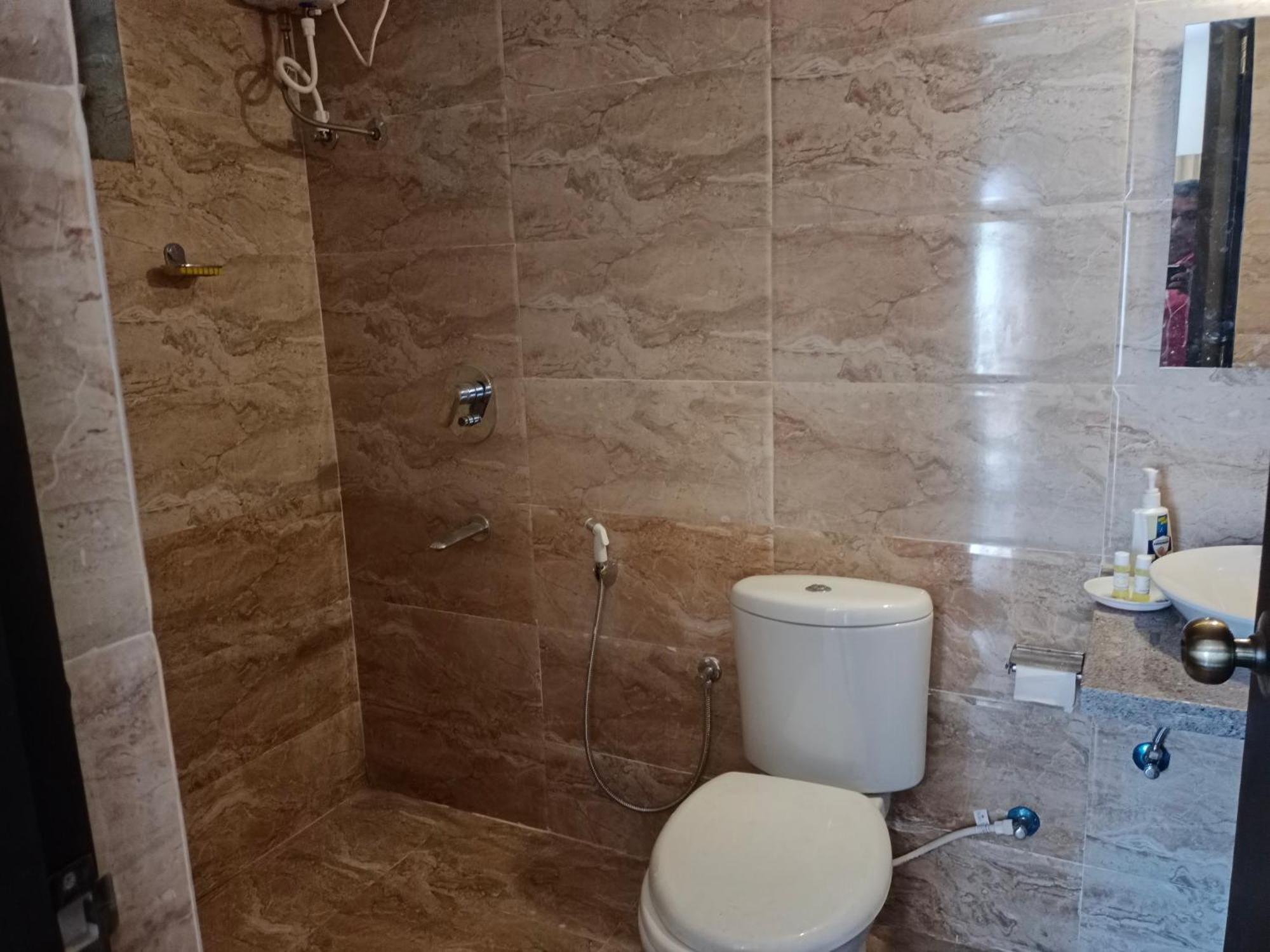 Ronnie'S Studio Apartment Арпора Екстериор снимка