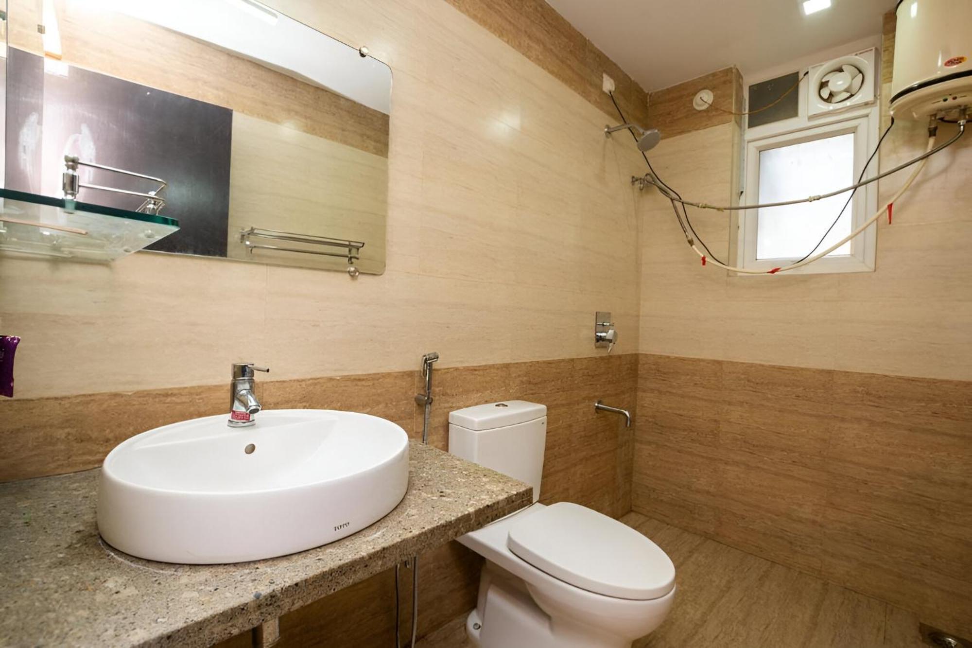 Ronnie'S Studio Apartment Арпора Екстериор снимка